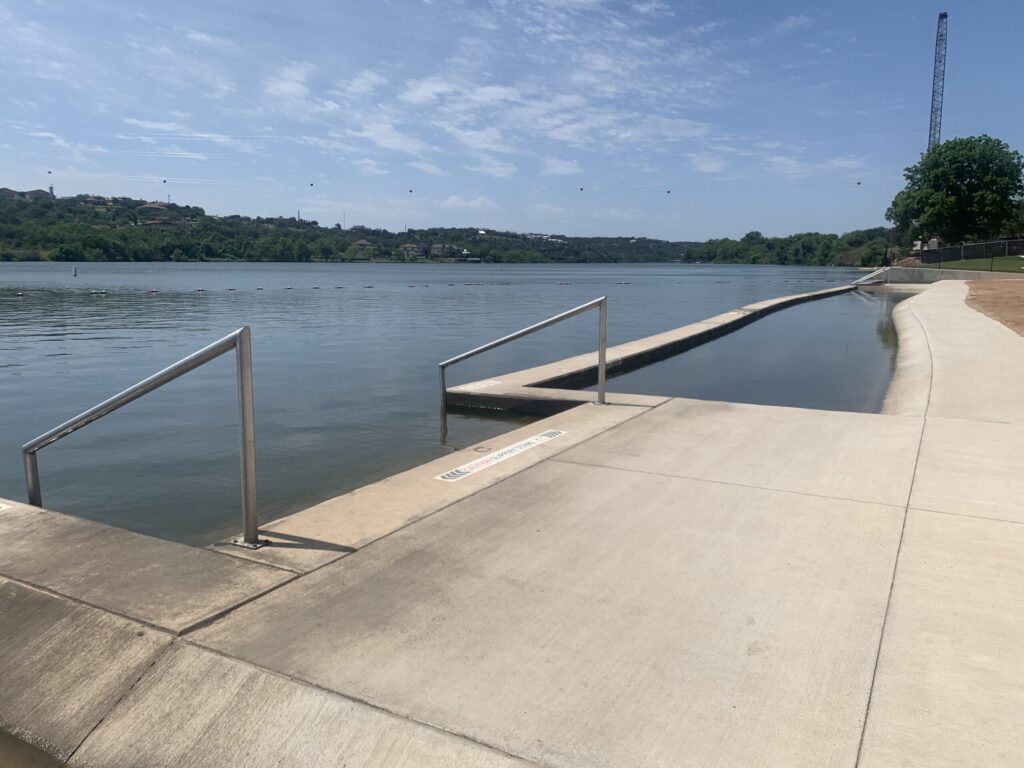 Marble Falls seeks solutions for algae-filled lakeside wading pools - Vimarsana News